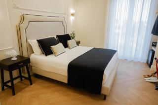 SOFIA Suites & Rooms - 9