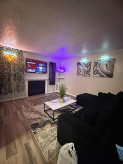 Modern Comfort Near AT&T Stadium Peaceful Getaway in DFW - 9