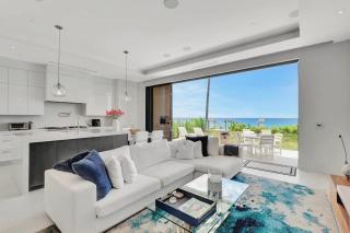 Oceanfront Four-Bedroom Luxury Villa - 0