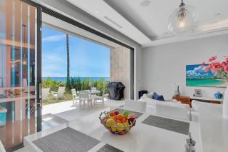 Oceanfront Four-Bedroom Luxury Villa - 5