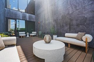 East Nash Condo for 4 with Public Rooftop Near DT - 9