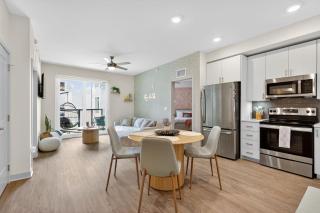 2 BR suite with game room & amenities - 6