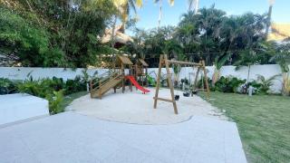 New and elegant condo just steps from the beach F3 - 8