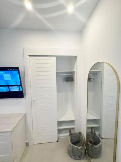 New and elegant condo just steps from the beach F3 - 2