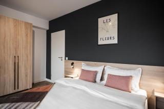 Skylark - Toronto Penthouse with Jacuzzi & Mountain View - 3