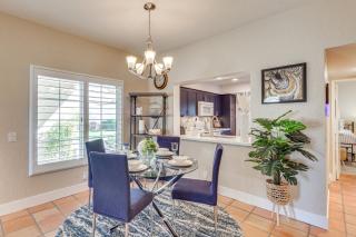 Golf Course View and Pool Access Palm Desert Condo - 7