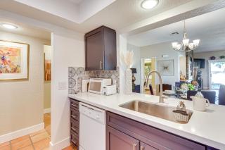 Golf Course View and Pool Access Palm Desert Condo - 1