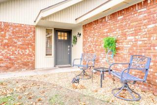 Modern Bentonville Retreat - Sleeps 6 Near Trails - 3