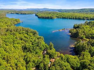 Tranquil NH Lakehouse Escape - 7
