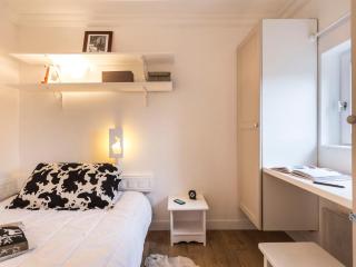 Appartement rénové, au calme, avec balcon, Wifi gratuit, proche commerces, navettes et pistes - FR-1-346-363 - 2