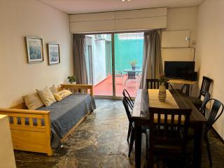 Cálido y amplio departamento - 9