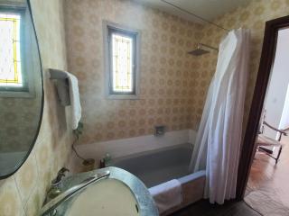 Casa amplia para 5 personas y cochera, a pasos del centro - 8