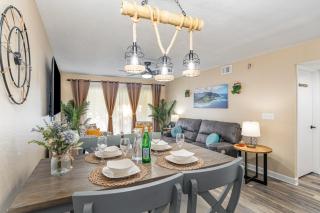 Peaceful 2Bd 2Bth Pondside Condo - MaryEtta - 1