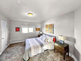 Seaside Elegance Oceanfront Escape with 3 Suites - 5