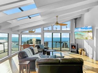 Seaside Elegance Oceanfront Escape with 3 Suites - 1