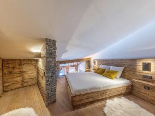 Appartement raffiné avec cheminée, balnéo et Wi-Fi à Val-d’Isère - FR-1-694-44 - 1