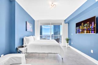 Luxury Penthouse in the City with 2 Free Parking - 1