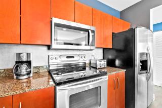 Luxury Penthouse in the City with 2 Free Parking - 8