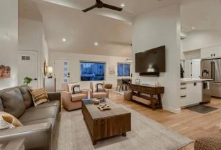 Pool & Spa, Fire Pit, BBQ, Walk to Old Town - 3