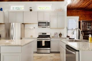 The Bowie Grand - Historic Comfort in Seguin - 8