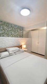 Garden apartment with pool view - 2