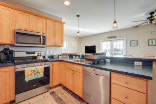 2 Blocks to Beach Cozy Retreat in Wildwood! - 2