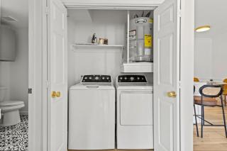 Modern 1BR near Oak Lawn - 9