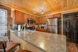 Mountain Views at Dolly's Castle Unit 4 - 8