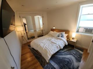 Hollywood Hills Hideout Apartment! - 8