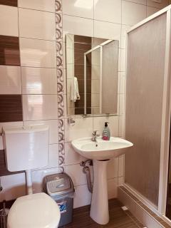 Front Beach Exclusive Apartments - 4