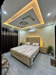 Apt 401, Al Rehman Plaza, Nishter block, plot 85 - 0