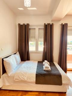 Front Beach Exclusive Apartments - 7