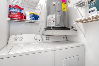 Bright King Bed Escape Pondview Half mile to Beach - 7