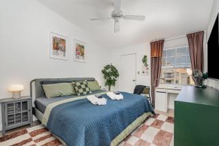 Bright King Bed Escape Pondview Half mile to Beach - 3