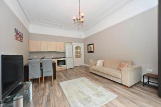 Cosy flat in front of Earls Court station - 6