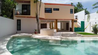 THE HOUSE VILLA 8pax - 2