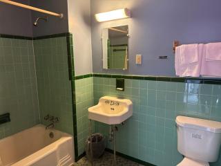 Shady Grove Motel - 4