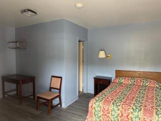 Shady Grove Motel - 3