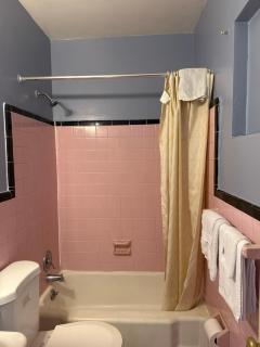 Shady Grove Motel - 1