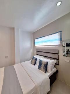 White Beachfront Apartment By Anna - 7
