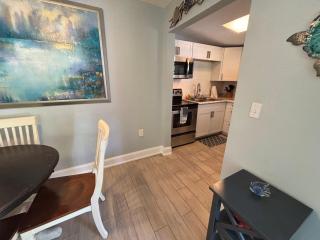 Sea Turtle - Fresh Spacious Cottage W&D Kit 1.3 Mi to Beach - 9