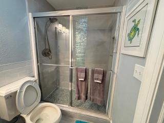 Sea Turtle - Fresh Spacious Cottage W&D Kit 1.3 Mi to Beach - 2