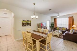 GROUND FLOOR OVERSIZED CONDO - NEXT TO DISNEY! #104 - 4