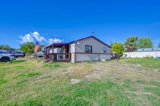 Hunt, Fish and Hike Home with Deck in Encampment - 8