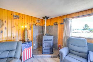 Hunt, Fish and Hike Home with Deck in Encampment - 5