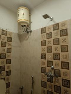 Dwarkanath Travel's And Hotels - 2