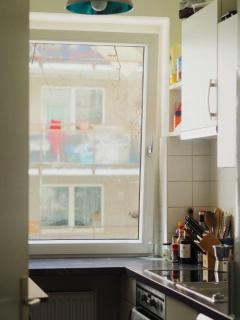 Calm enlivened flat 10min walk from center - 2