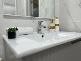 Urban Comfort Apartment - 1