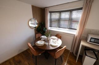 Spacious 3-Bed Home with Free Off-Street Parking Near Newcastle - 4