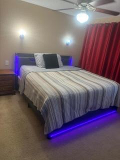 Comfort Stays Relax in a Cozy King Bedroom - 0